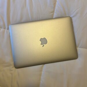 Silver 2017 Macbook Air